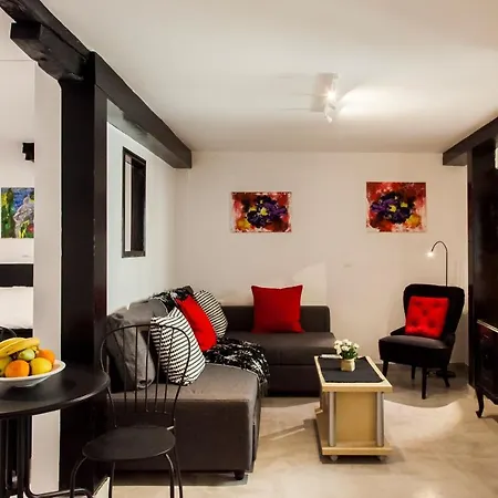 Apartment Lefkayo *